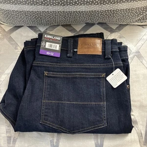 Pantalones de mezclilla Kirkland Signature clásicos de 5 bolsillos calce recto para hombre 7772001 azules nuevos con etiquetas - Imagen 1 de 6