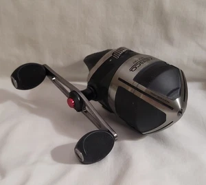 ZEBCO BULLET  ZB30A SPINCAST REEL - Picture 1 of 9