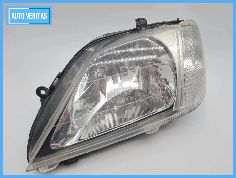 原装雷诺/达契亚 Logan (LS) 车头灯左灯 8200211005 — 第 1/4 张图片