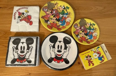 De colección NUEVO Disney Mickey Mouse Platos de Fiesta Servilletas e Invitaciones Foto 1 de 4