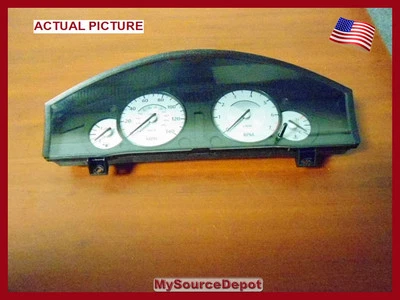 Chrysler 300 2008, velocímetro cuadro de instrumentos  Foto 1 de 4