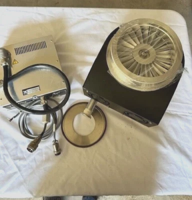 Bomba de vacío Leybold TW 690 MS TURBOVAC con controlador TD 690 MS BUENA. Foto 1 de 4