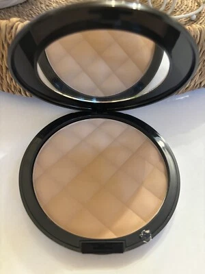 Signature Club A Jet Tech Wet Set Ultra Creamy Translucent Powder #2 Medium Rare - Image 1 of 3