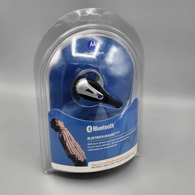 Motorola Bluetooth Headset HS815 Boom Microphone Ear Hook Earpiece NEW - Image 1 of 4