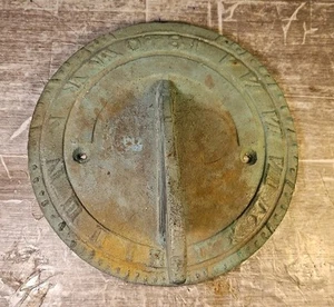 VINTAGE BRASS ROMAN NUMERALS 10" SUNDIAL GARDEN CLOCK 1840 - Picture 1 of 3