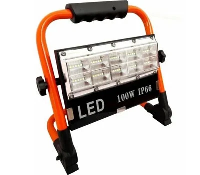 Faro LED 100W Portatile Pieghevole Ricaricabile Luce Fredda Cantiere Lavoro IP66 - Immagine 1 di 4