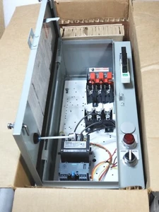 SIEMENS 17CUC92NF11, Starter,Fusible Combo FVNR SZ0,3-12Amps,N12/3R,120V, N£W - Picture 1 of 19