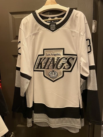 Los Angeles Kings Alternate Adidas Prime Green White-Silver Quick 54 XL 2021-22 Cover