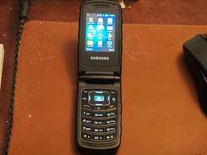 Téléphone portable à clapet rétro robuste Samsung Rugby II 2 SGH-A847D (TELUS) 2 MP - Photo 1 sur 17