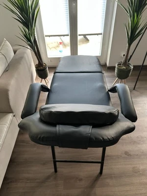 Neuwertige Kosmetikstuhl Massageliege Behandlungsliege verstellbar von VidaXL - Bild 1 von 4