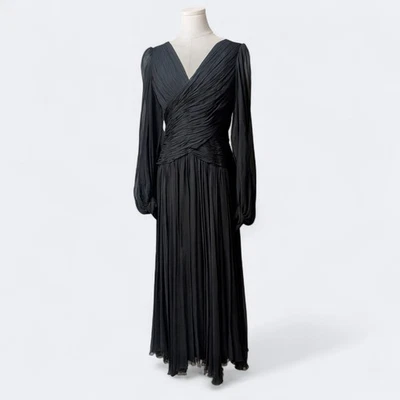 Vestido Vintage Años 70 Neiman Marcus Negro Seda Gasa Griego Acanalado S/M Foto 1 de 4