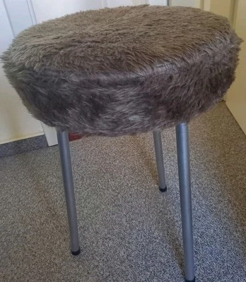 Hocker, 3 Beine, ca. 51 cm hoch, runde Sitzfläche, D = ca. 33 cm, gebraucht - Bild 1 von 4