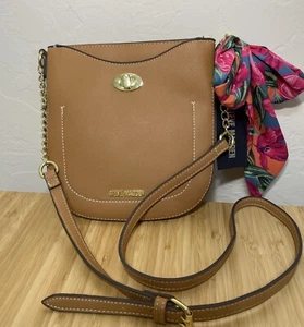 NEW Steve Madden BMAXXYY Saddle Crossbody CAMEL Brown Purse & Scarf Gold Chain - Picture 1 of 9