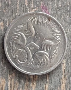 CIRCULATED 1980 5 CENTS AUSTRALIAN COIN (90517)1 - Picture 1 of 2