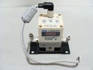 Regulador de E/P digital SMC P/N ITV1010-21F2BL3-Q 0-5VDC entrada 0,05 - salida de 1 bar - Imagen 1 de 3