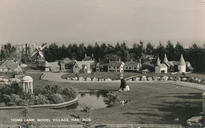 Granja doméstica PC70615. Modelo Village. Hastings. Gifford. 1963 - Imagen 1 de 2