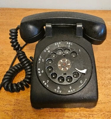 Teléfono de pared giratorio vintage Black Bell System de Western Electric 9/58 500 Foto 1 de 4