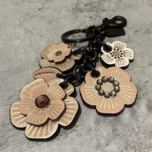 COACH Tea Rose Beige Leather Keyring Keychain Bag Charm Flower Petals NOBOX - Picture 1 of 6