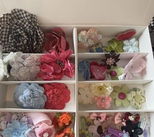 LOT Of Hair Accessories/barrettes & Pony 25+ Pieces Fun & Unique Brooches - Picture 1 of 3