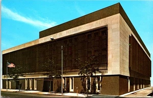 Hawkeye-Security Insurance Building Des Moines Iowa Postcard E115 - Picture 1 of 2