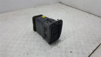 Passenger Dash Vent Fits 03 AVALANCHE 1500 - Image 1 of 4