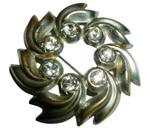 Vintage Clear Rhinestone Wreath Silver Tone Brooch Pin - Picture 1 of 4