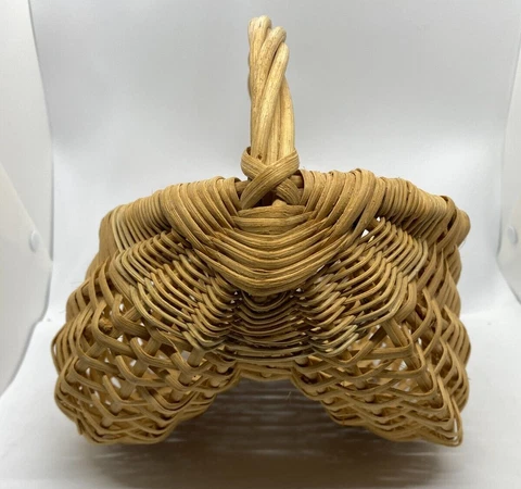 Buttock butt Vintage basket 10x8 inches Cover