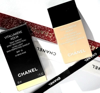 Chanel Vitalumiere Aqua Ultra-Light Skin Perfecting Makeup 52 Beige Beige 30ml - Image 1 of 2