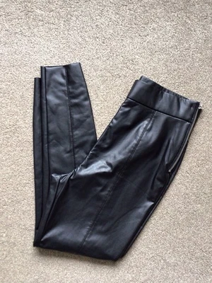 NEXT BLACK FAUX LEATHER SLIM LEG CUT OFF HEM CROP TROUSERS SIZE 14 EXCON - Image 1 of 4