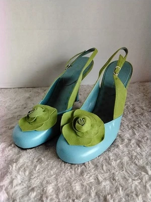 Tacones de lavandería chinos talla 8. Acentos florales. Muy limpio  Foto 1 de 4