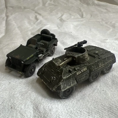 Set Of 2, CORGI GREYHOUND M8 OMAHA BEACH SET 1/72 TANK And Willys Jeep - Image 1 of 4