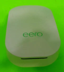 eero Beacon 512 Mb Mesh WiFi Range Extender Model D010001 - Picture 1 of 5