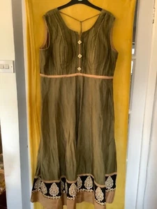 Schönes Midikleid im indischen Stil Fit&Flare Gr. L grün/gold (LfC Box1) - Bild 1 von 5
