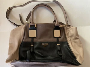 Guess Quincy Status Uptown Satchel Handtasche mit abnehmbarem Umhängegurt - Bild 1 von 8