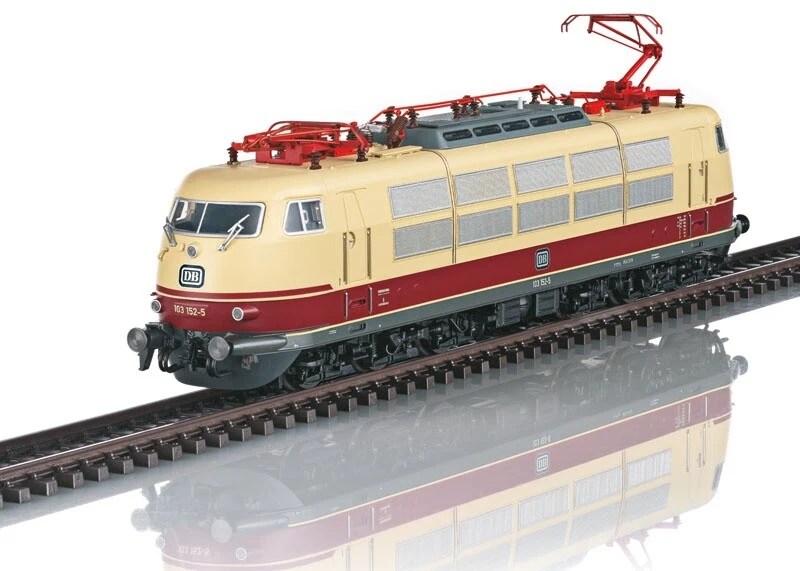 Märklin 39151 Elektrolokomotive BR 103 der DB Sound mfx AC Spur H0