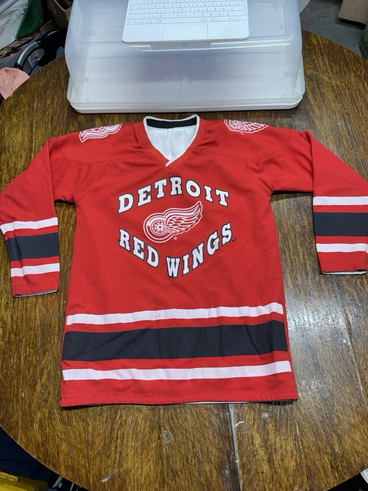Detroit Red Wings Jersey Boys Youth Small Red White Reversible Sweater - Image 1 of 4