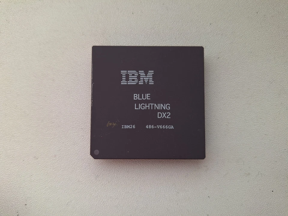 IBM Blue Lightning DX2 486-V666GA 486DX2-66 CPU de colección DORADA Foto 1 de 2