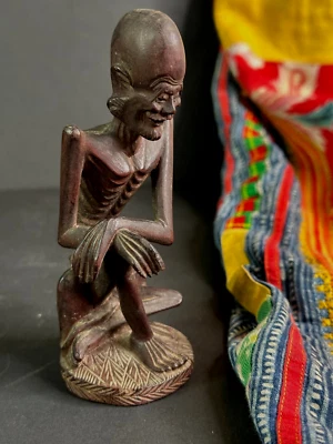 Old Chinese Miniature Wood Carving …beautiful collection and display piece - image 1 of 4