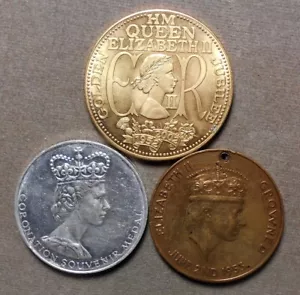 3 Gran Bretaña: Reina Isabel, Medalla Coronación Campos Nacionales + Sta - Imagen 1 de 2