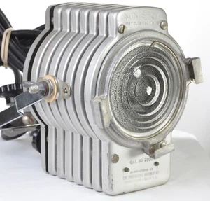 The Photogenic Machine Co. Minispot # 7800 Vintage Fresnel Spot w/lamp & snoot - Picture 1 of 9