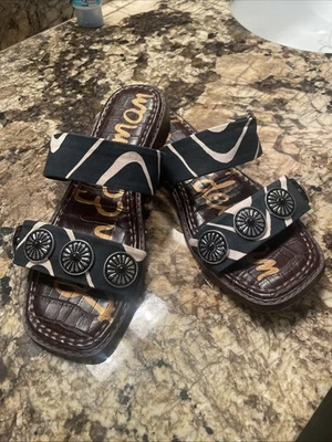 Сандалии-шлепанцы Sam Edelman Hera черные/натуральные без шнуровки с украшениями плоские 7,5 - Изображение 1 из 4