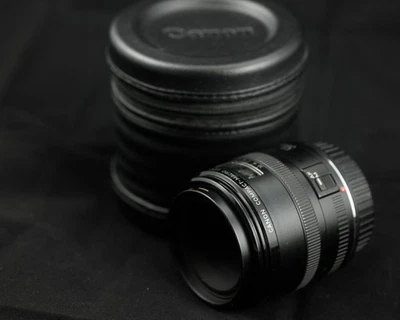 Canon Compact-Macro EF 50mm F2.5 sehr gepflegt - Bild 1 von 4