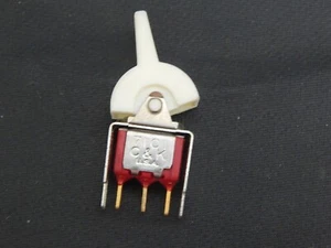 C&K 7101J2V31BE1 SWITCH ROCKER SPDT 0.4VA 20V WHITE ACTUATOR - USA FAST SHIPPING - Picture 1 of 1