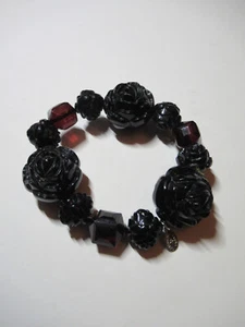 Tarina Tarantino Black Roses & Faceted Red Beads Stretch Bracelet Rose - Picture 1 of 6