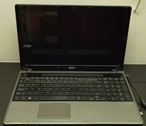 ACER ASPIRE 5820t Laptop 8GB RAM Core i3 DVD RW Drive No Hard Drive Inc PSU - Picture 1 of 17