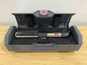 Star Wars Galaxy's Edge Original Darth Vader Legacy Lightsaber Hilt Brand New - Foto 1 di 11
