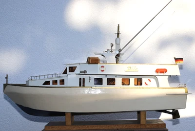 Holzboot Tille RC Ferngesteuert, Yacht Länge 92cm, Vintage Schiff Motorboot - Bild 1 von 4