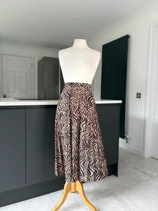 Marks and Spencer Size 18 Long Animal Print Pleated Jersey Elasticated Skirt - Picture 1 of 11