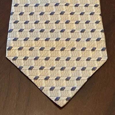 Vintage Roundtree & Yorke Hand Made 100% Silk Men’s Neck Tie Made In USA - Image 1 of 4