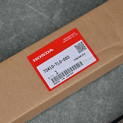 Genuine OEM Honda Acura 72410-TL0-003 Passenger RH Front Molding Assy 09-14 TSX - Image 1 of 4